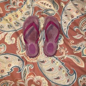 Authentic UGG fuzzy flip flops Sz 7